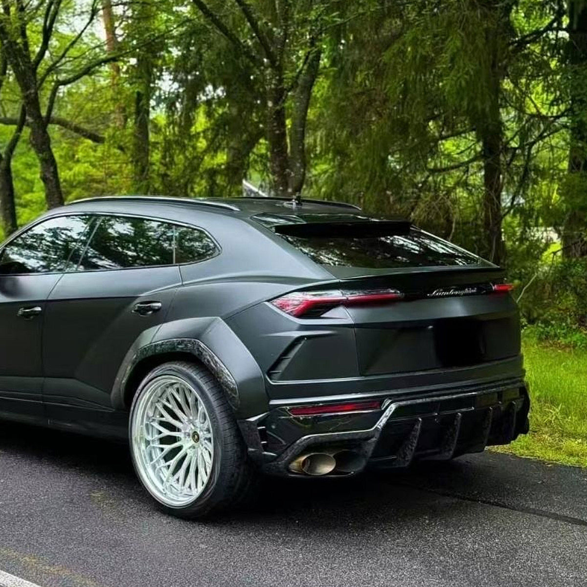 1016 Style Forged Carbon Fiber Rear Diffuser for Lamborghini Urus– Bull ...